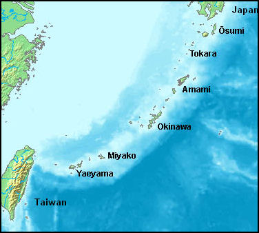 O arquipélago Ryukyu, uma cadeia de ilhas que vai do Sul de Kyushu até Taiwan, a porta de entrada do Sudeste asiático pelo Oceano Pacífico.