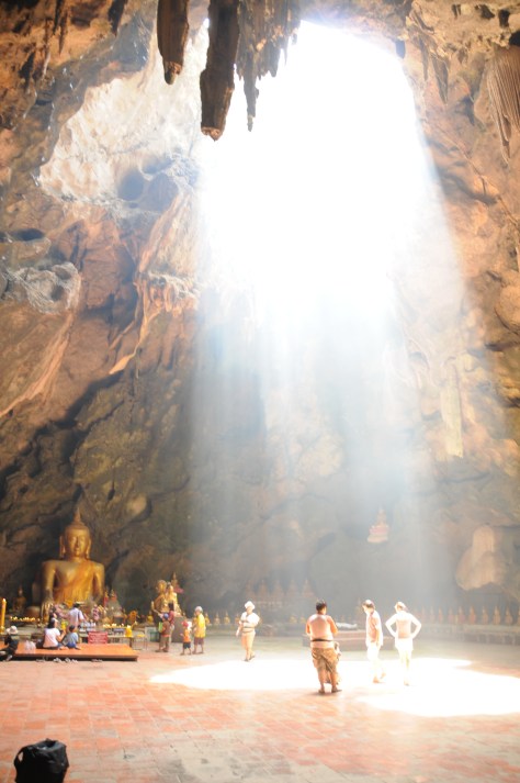 Caverna Khao Luang, em Petchaburi, há duas horas e meia de Bangkok.